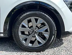 Used 2024 Kia Sportage GT-Line S White - Interior and Exterior details 9