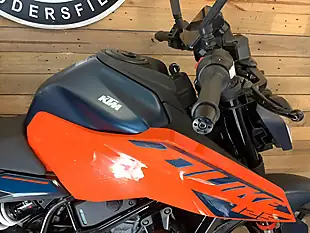 Used 2024 Ktm 125 Duke X-Ring Orange - Interior and Exterior details 10