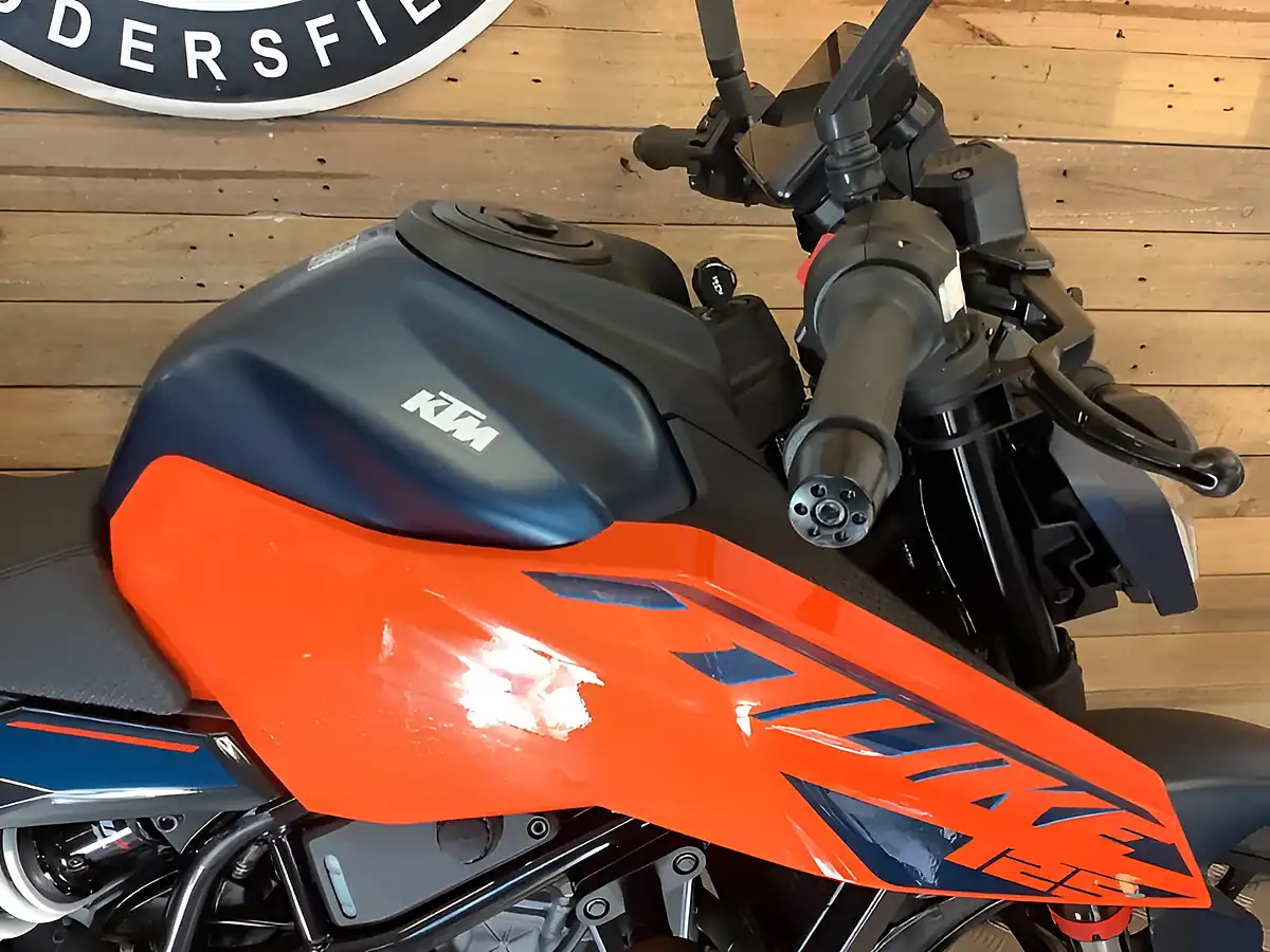 Used 2024 Ktm 125 Duke X-Ring Orange - Interior and Exterior details 10