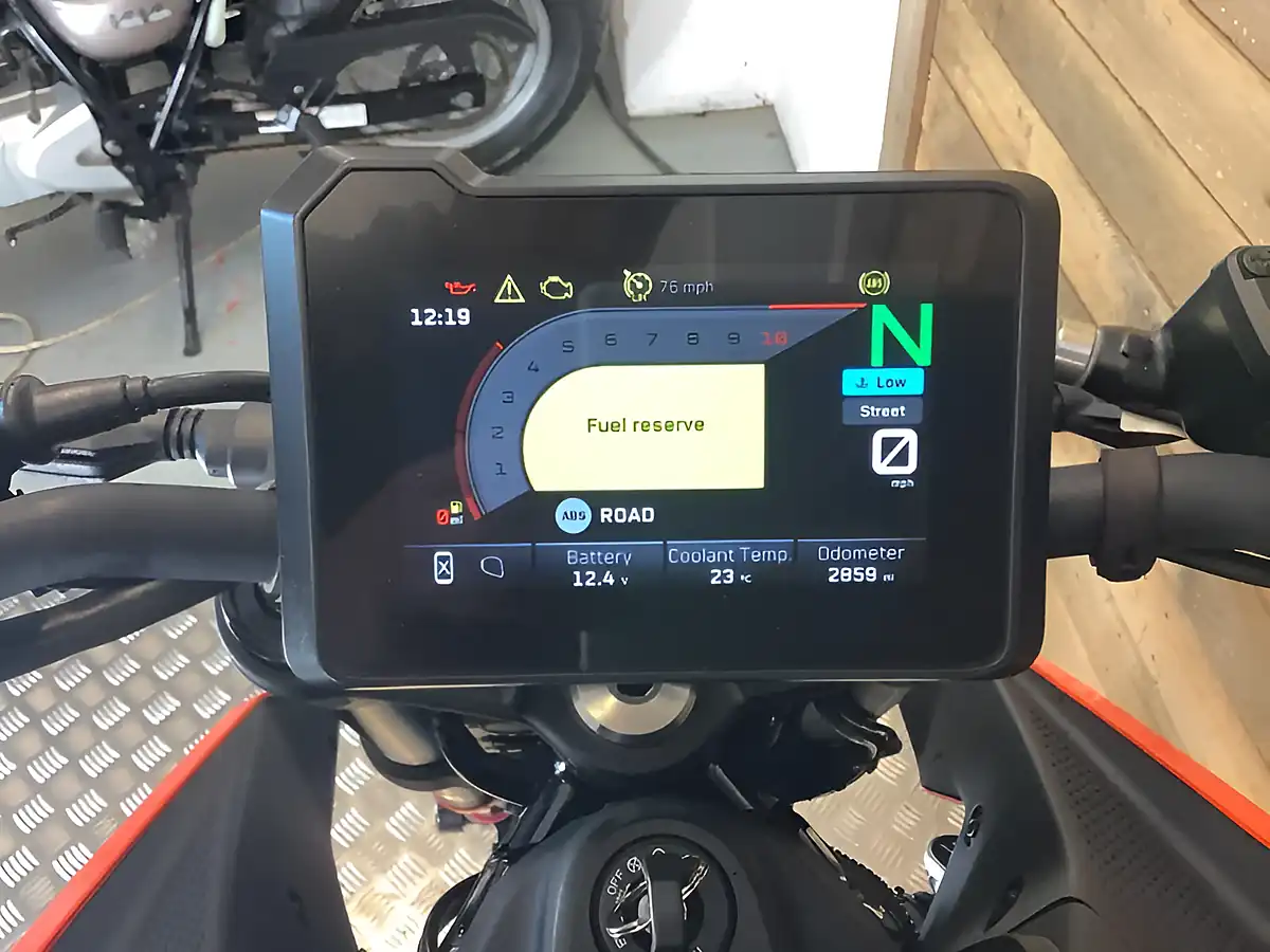 Used 2024 Ktm 125 Duke X-Ring Orange - Interior and Exterior details 12