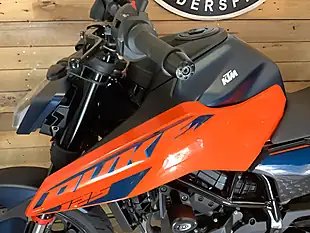 Used 2024 Ktm 125 Duke X-Ring Orange - Interior and Exterior details 18