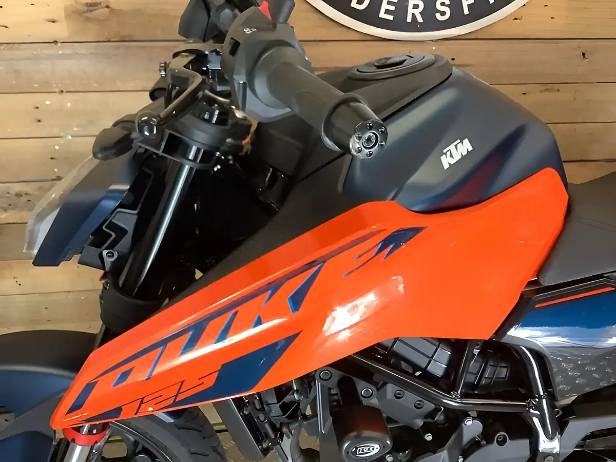 Used 2024 Ktm 125 Duke X-Ring Orange - Interior and Exterior details 18