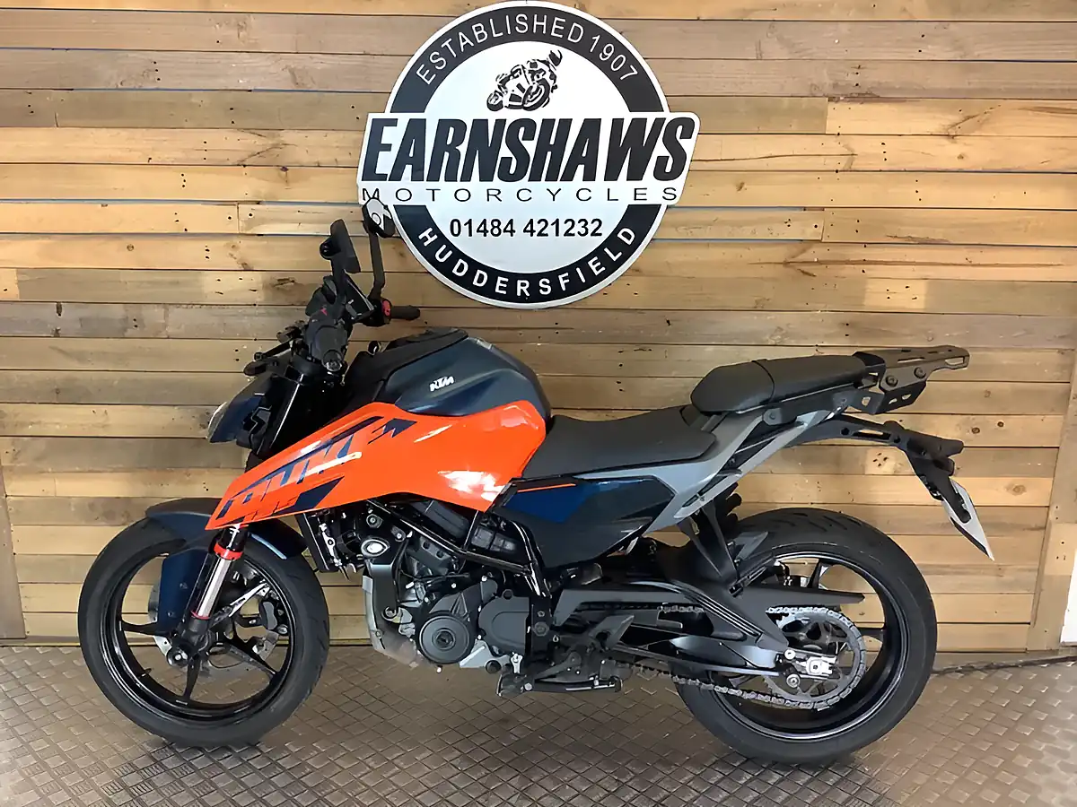 Used 2024 Ktm 125 Duke X-Ring Orange - Interior and Exterior details 2