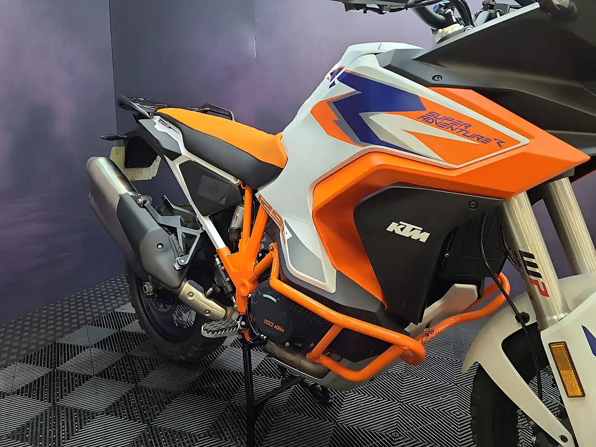 Used 2024 Ktm 1290 Super Adventure R Orange - Interior and Exterior details 10