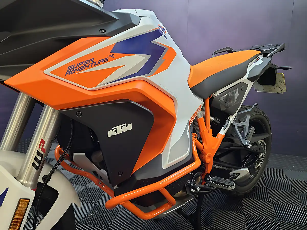 Used 2024 Ktm 1290 Super Adventure R Orange - Interior and Exterior details 11