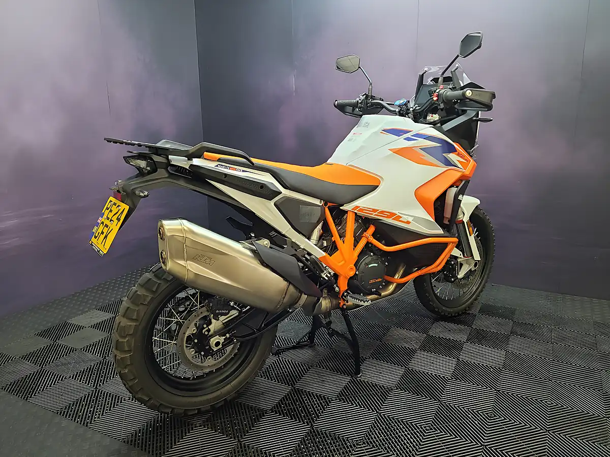 Used 2024 Ktm 1290 Super Adventure R Orange - Interior and Exterior details 12