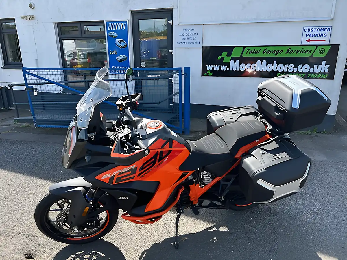 Used 2024 Ktm 1290 Super Adventure S Orange - Interior and Exterior details 17
