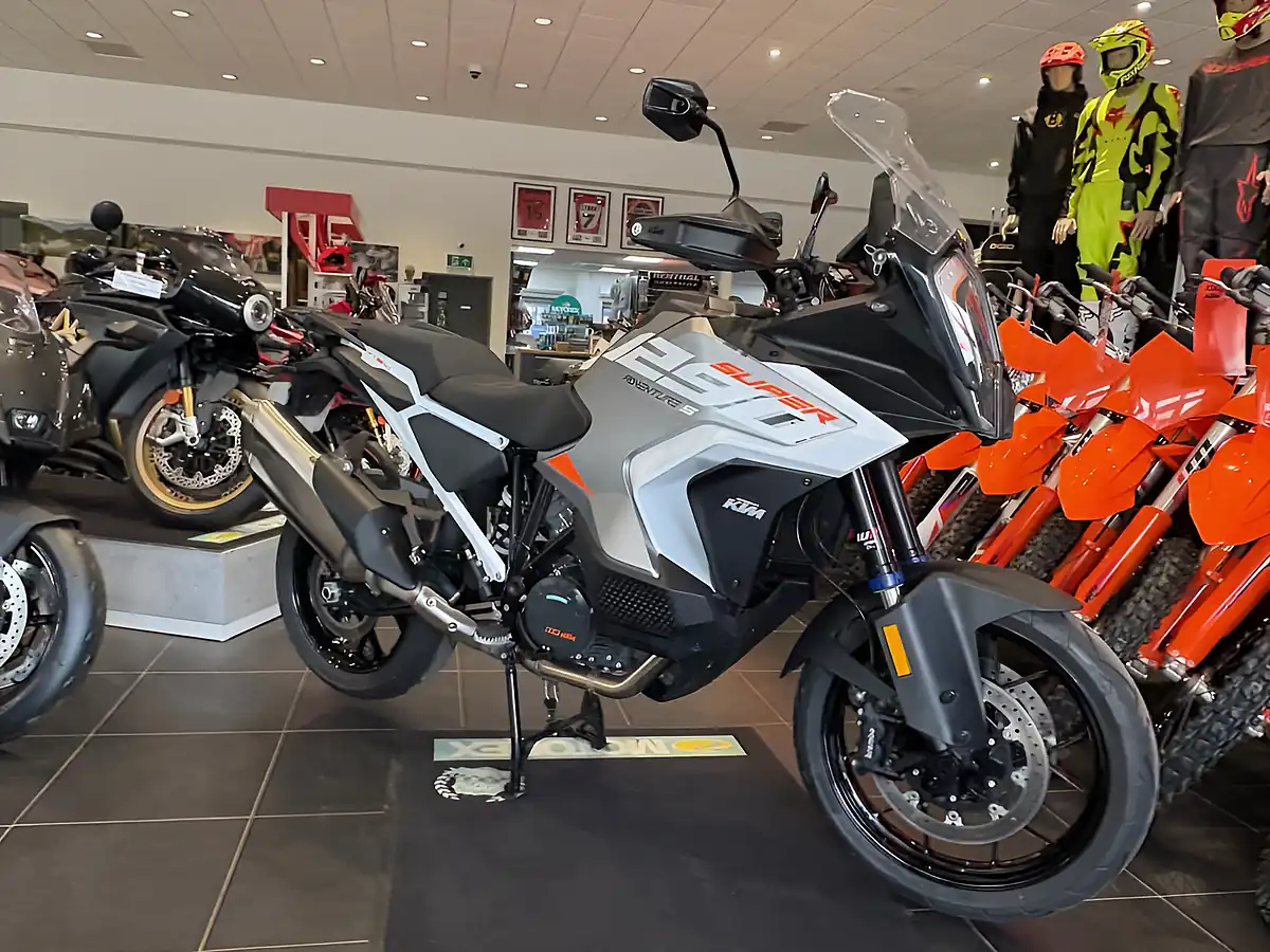Used 2024 Ktm 1290 Super Adventure S Silver - Interior and Exterior details 3