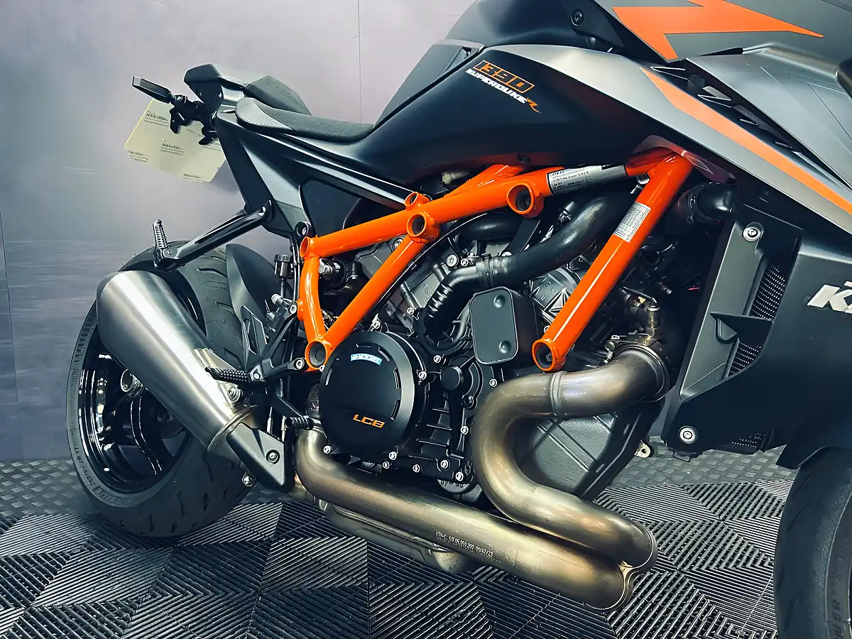 Used 2024 Ktm 1390 Super Duke R Evo Black - Interior and Exterior details 10