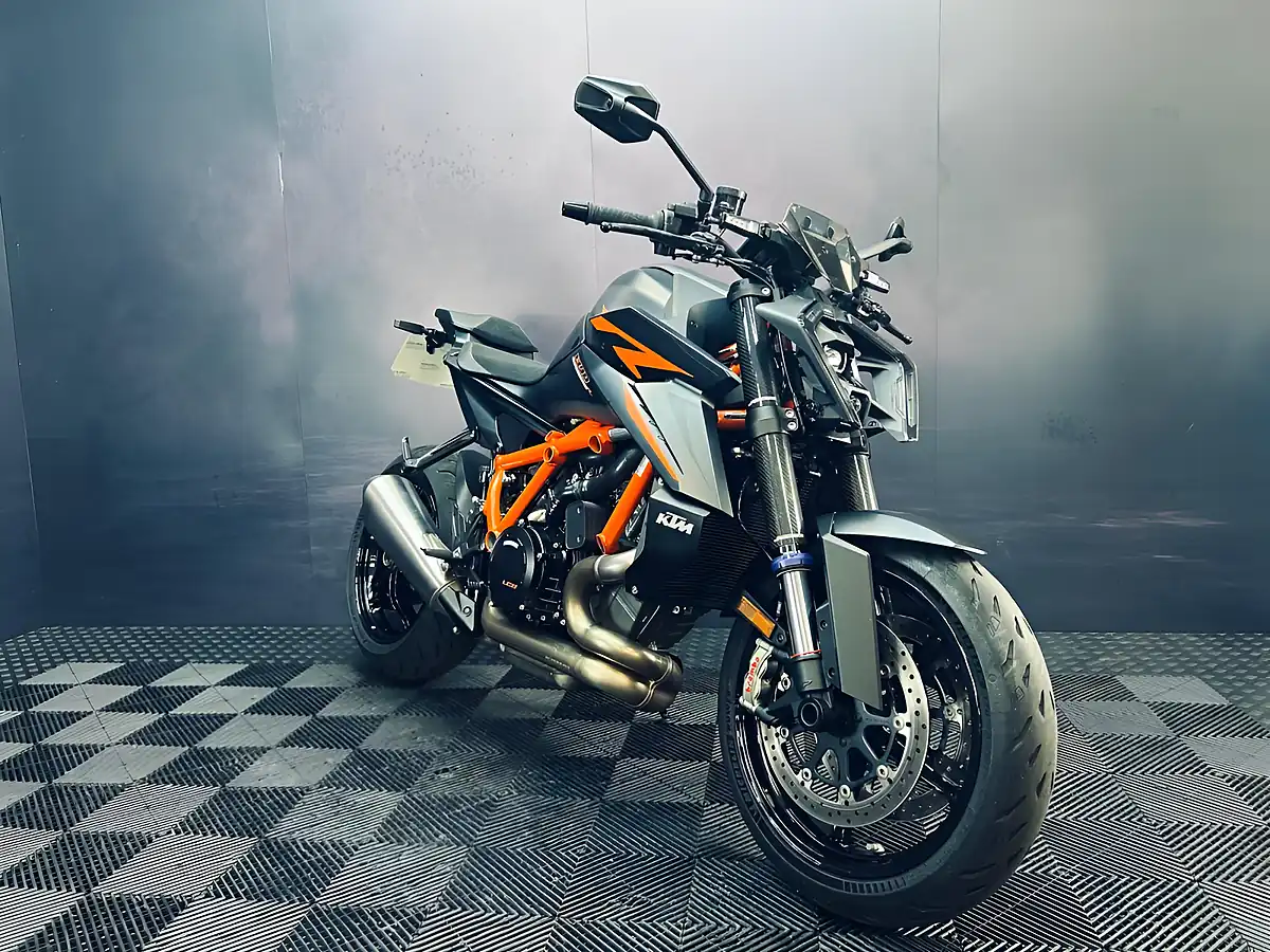 Used 2024 Ktm 1390 Super Duke R Evo Black - Interior and Exterior details 19