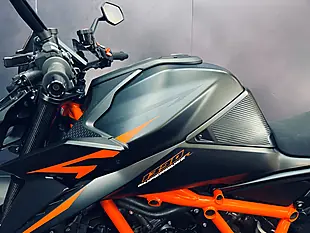 Used 2024 Ktm 1390 Super Duke R Evo Black - Interior and Exterior details 6