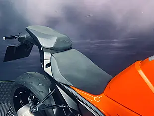 Used 2024 Ktm 1390 Super Duke R Orange - Interior and Exterior details 13