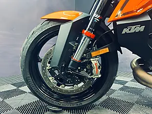 Used 2024 Ktm 1390 Super Duke R Orange - Interior and Exterior details 16