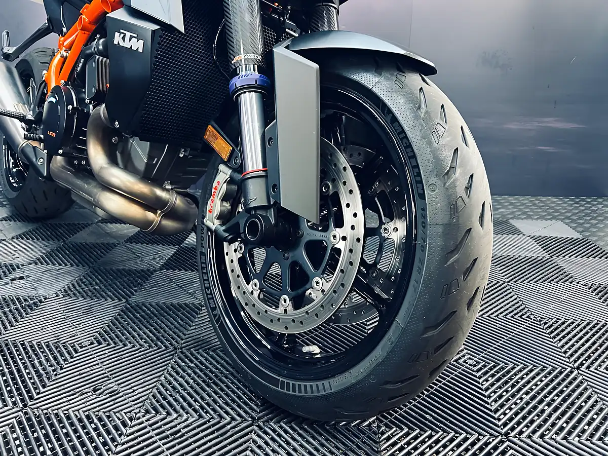 Used 2024 Ktm 1390 Superduke R Evo Black - Interior and Exterior details 15