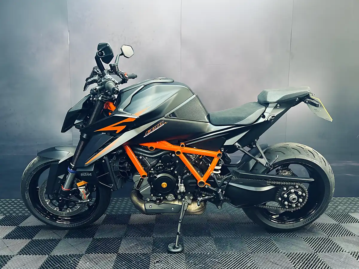 Used 2024 Ktm 1390 Superduke R Evo Black - Interior and Exterior details 3
