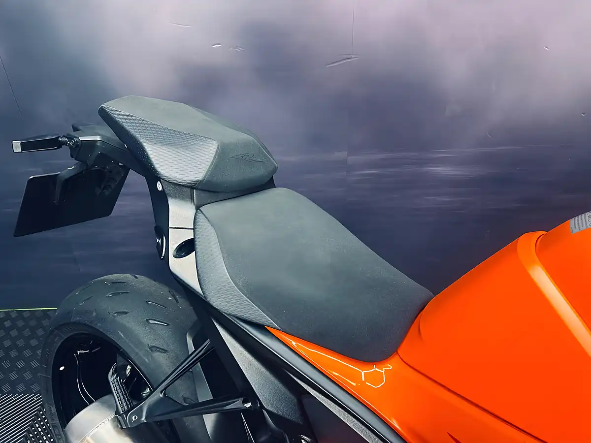 Used 2024 Ktm 1390 Superduke R Orange - Interior and Exterior details 13