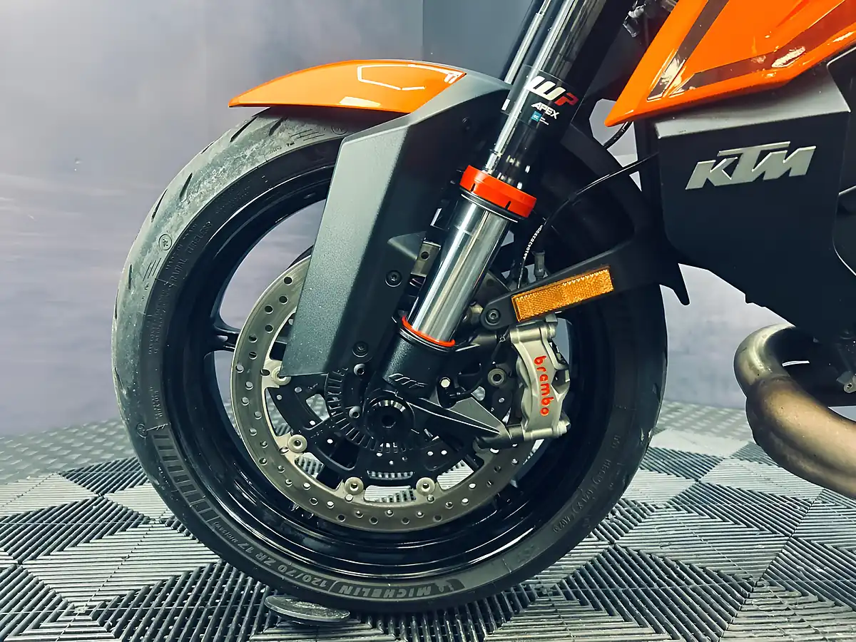Used 2024 Ktm 1390 Superduke R Orange - Interior and Exterior details 16