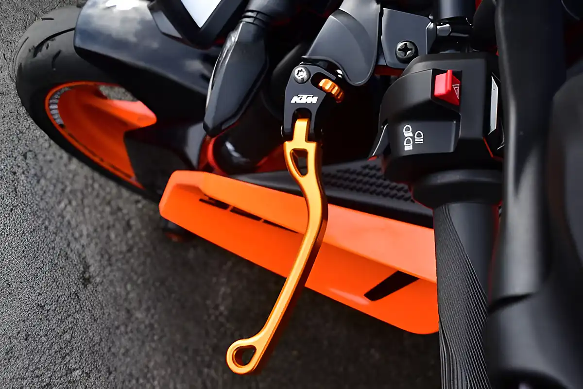 Used 2024 Ktm 390 Duke Naked Orange - Interior and Exterior details 14