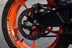 Used 2024 Ktm 390 Duke Naked Orange - Interior and Exterior details 18