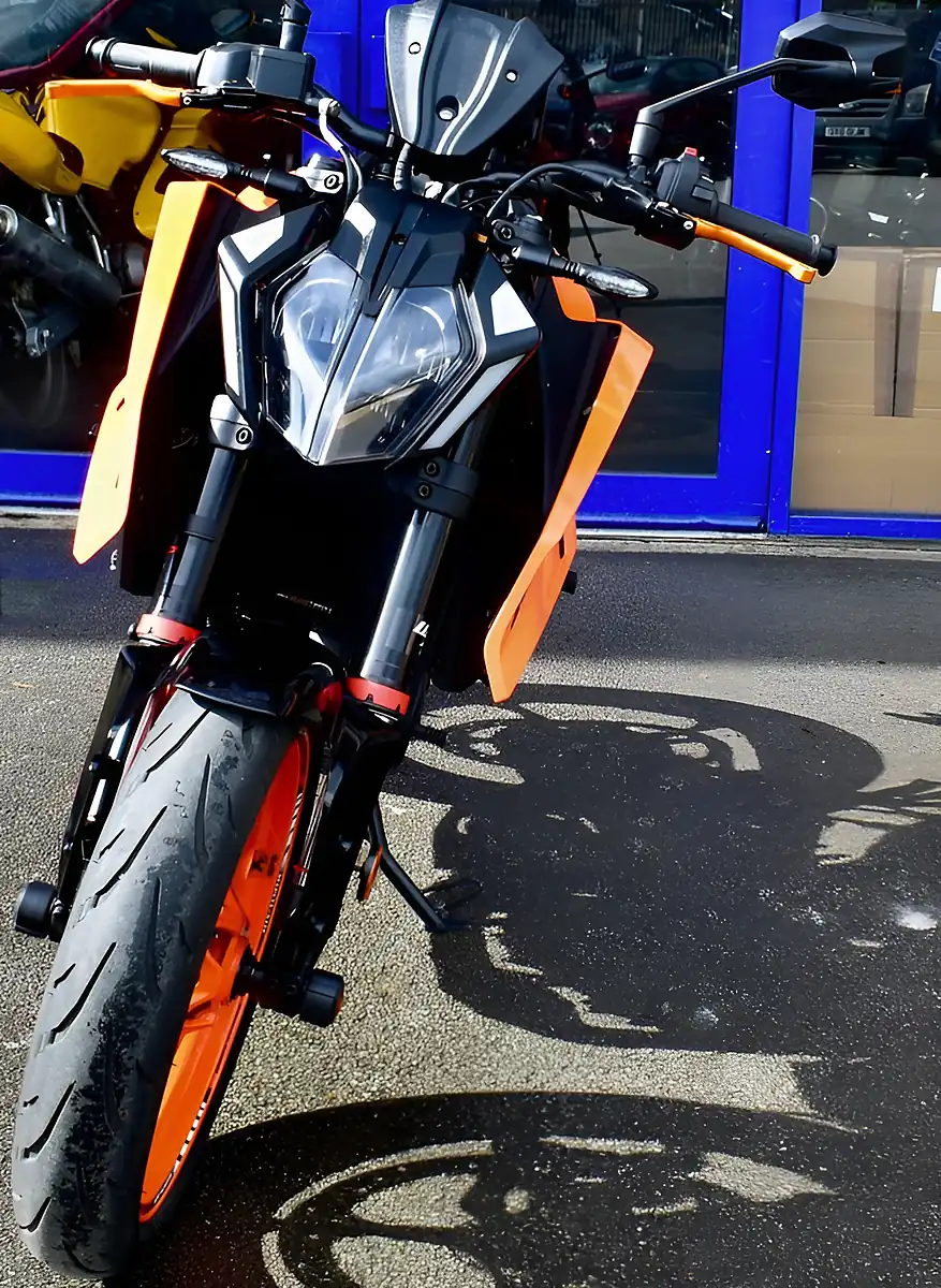 Used 2024 Ktm 390 Duke Naked Orange - Interior and Exterior details 3