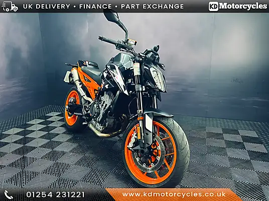 2024 KTM 890 Duke GP