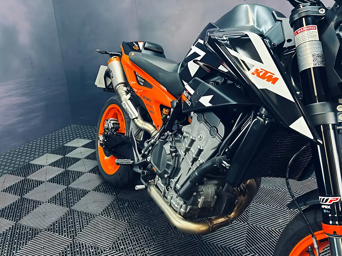 Used 2024 Ktm 890 Duke Gp Black - Interior and Exterior details 10