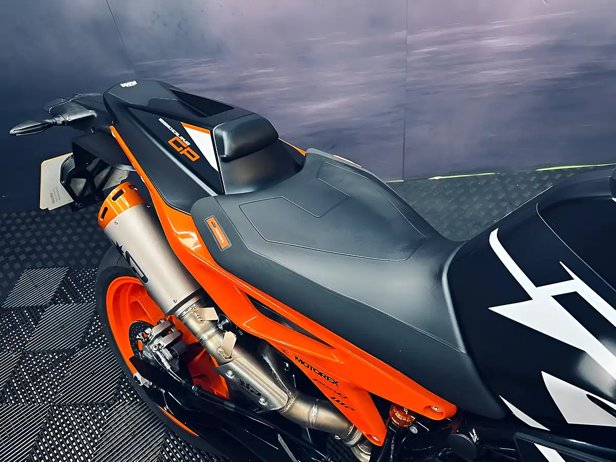 Used 2024 Ktm 890 Duke Gp Black - Interior and Exterior details 13