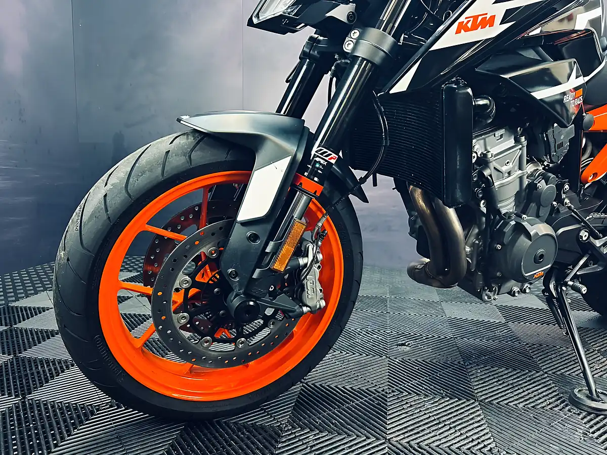 Used 2024 Ktm 890 Duke Gp Black - Interior and Exterior details 15