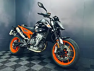 Used 2024 Ktm 890 Duke Gp Black - Interior and Exterior details 4
