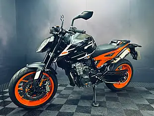 Used 2024 Ktm 890 Duke Gp Black - Interior and Exterior details 5