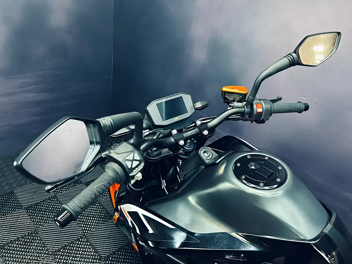 Used 2024 Ktm 890 Duke Gp Black - Interior and Exterior details 7