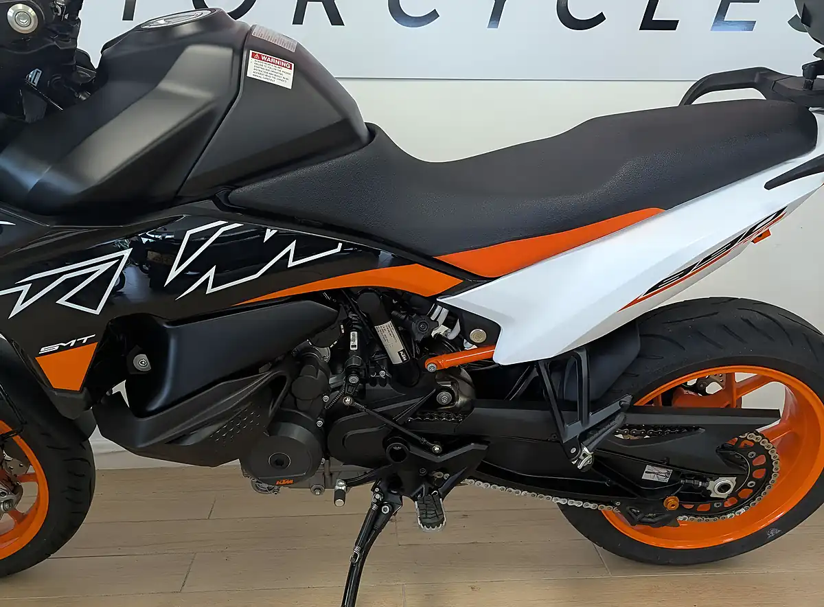Used 2024 Ktm 890 Smt 890 Orange - Interior and Exterior details 11
