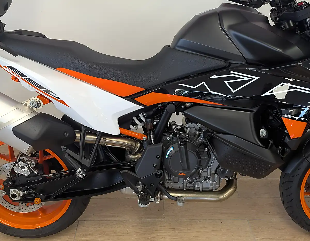 Used 2024 Ktm 890 Smt 890 Orange - Interior and Exterior details 15