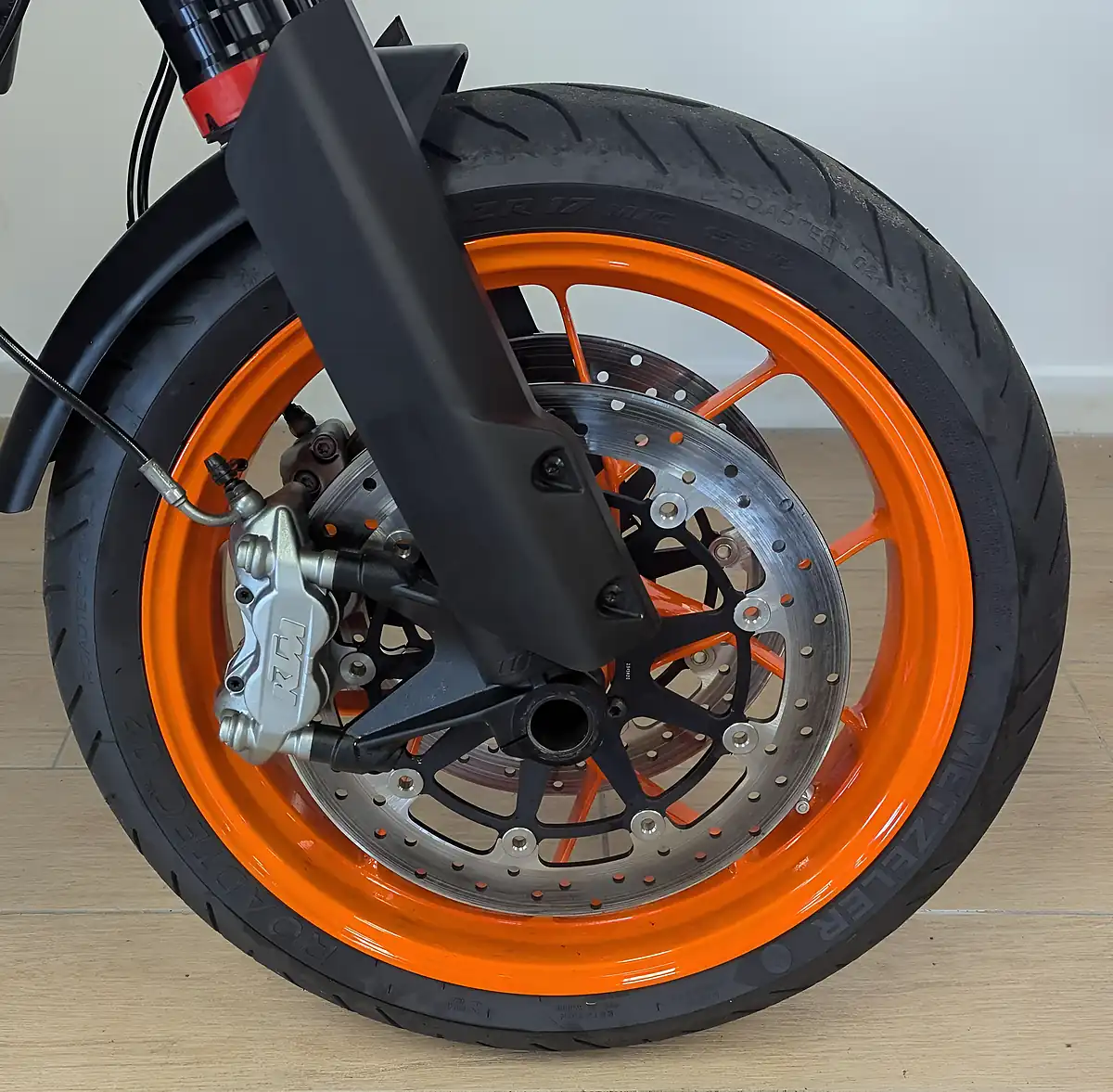 Used 2024 Ktm 890 Smt 890 Orange - Interior and Exterior details 18