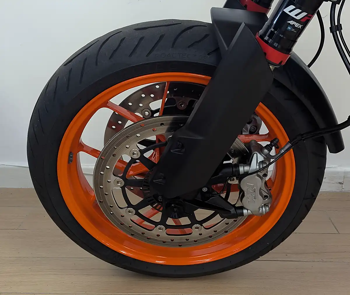 Used 2024 Ktm 890 Smt 890 Orange - Interior and Exterior details 19