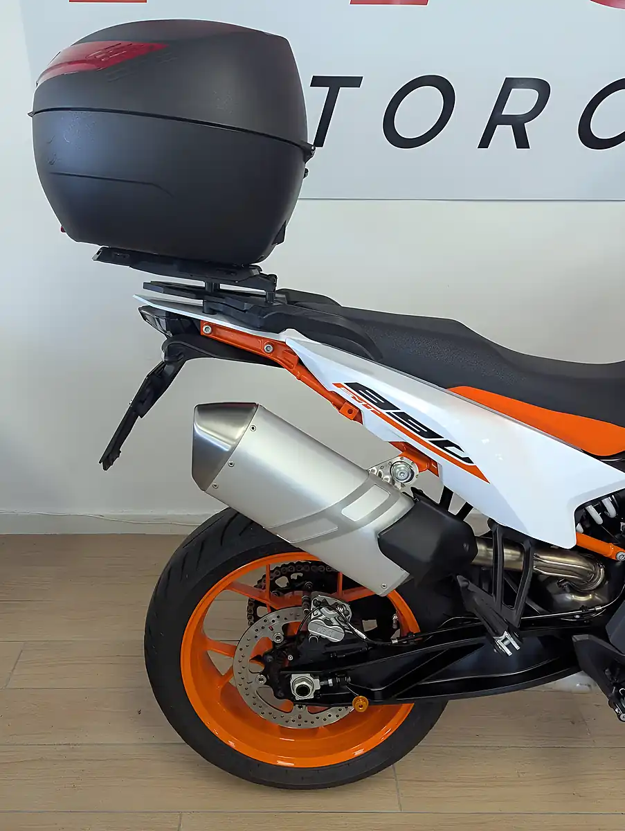 Used 2024 Ktm 890 Smt 890 Orange - Interior and Exterior details 20