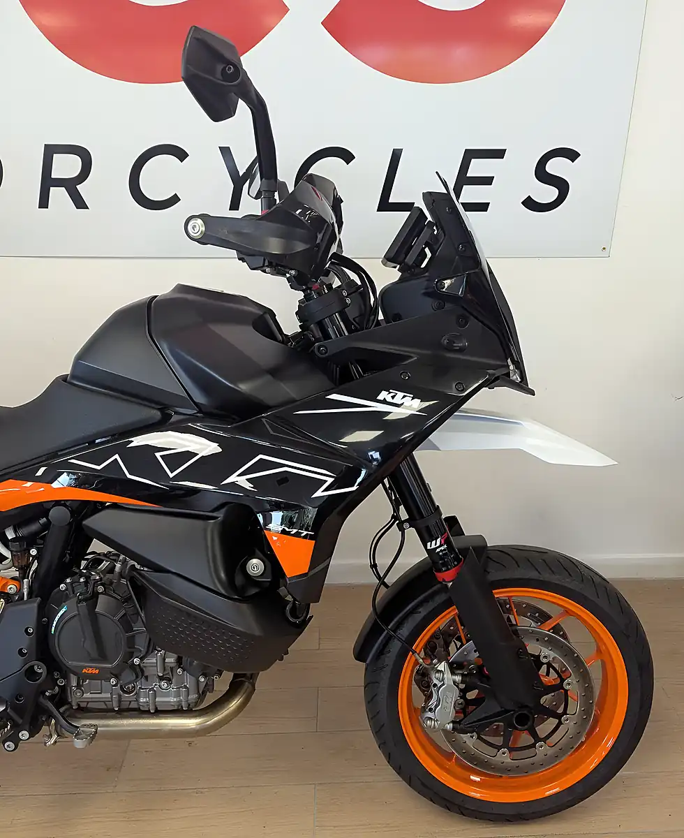 Used 2024 Ktm 890 Smt 890 Orange - Interior and Exterior details 6