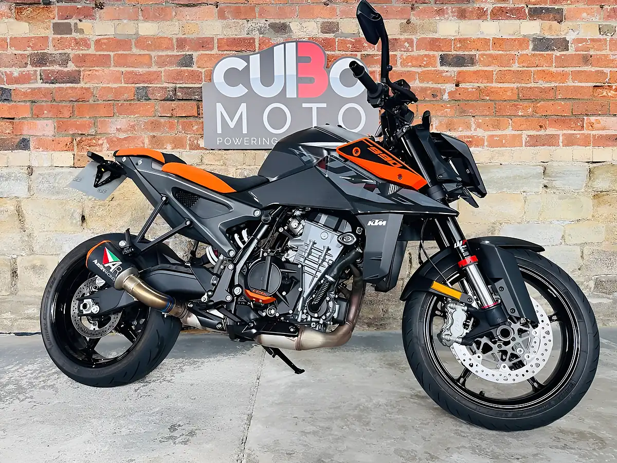 Used 2024 Ktm 990 Duke Black - Front View
