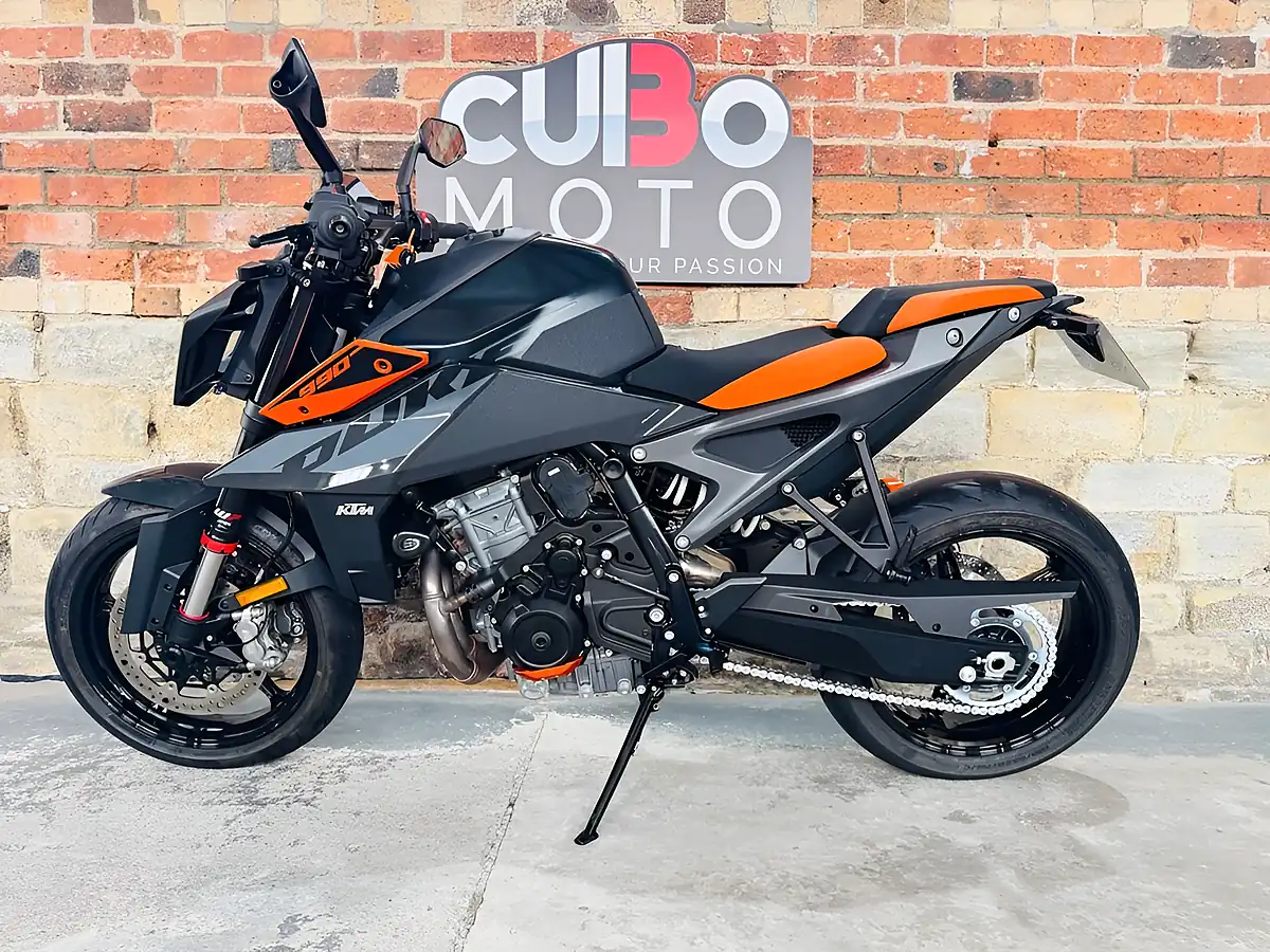 Used 2024 Ktm 990 Duke Black - Interior and Exterior details 11