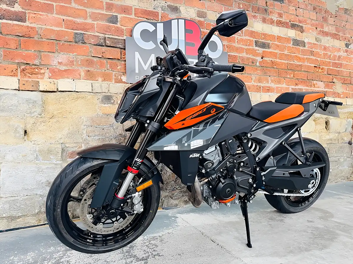 Used 2024 Ktm 990 Duke Black - Interior and Exterior details 12