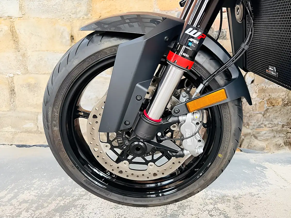 Used 2024 Ktm 990 Duke Black - Interior and Exterior details 14