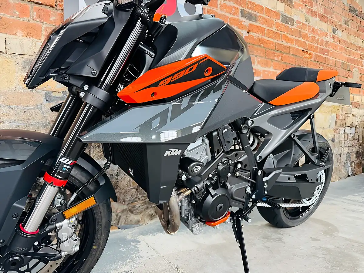 Used 2024 Ktm 990 Duke Black - Interior and Exterior details 15
