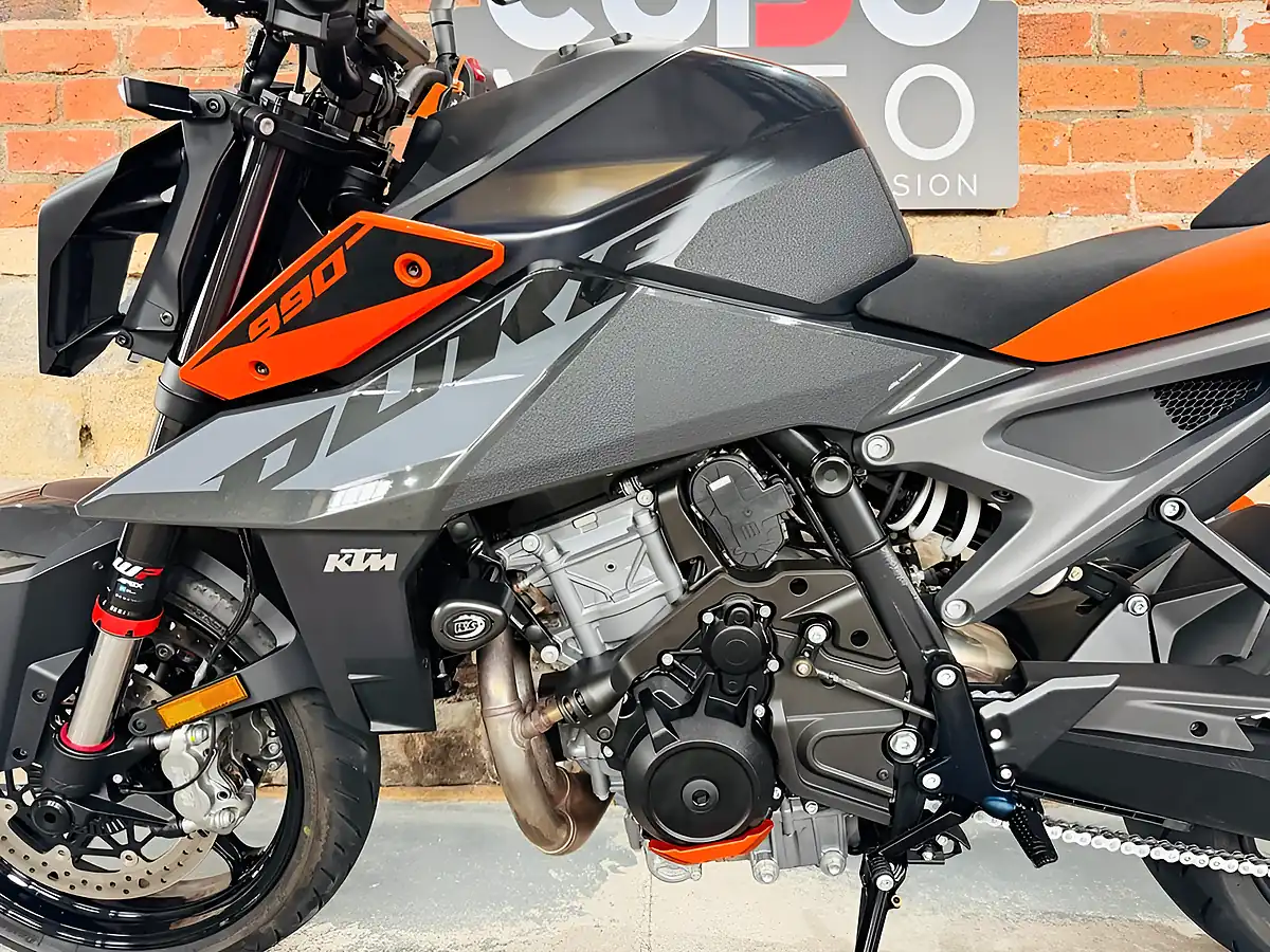 Used 2024 Ktm 990 Duke Black - Interior and Exterior details 16