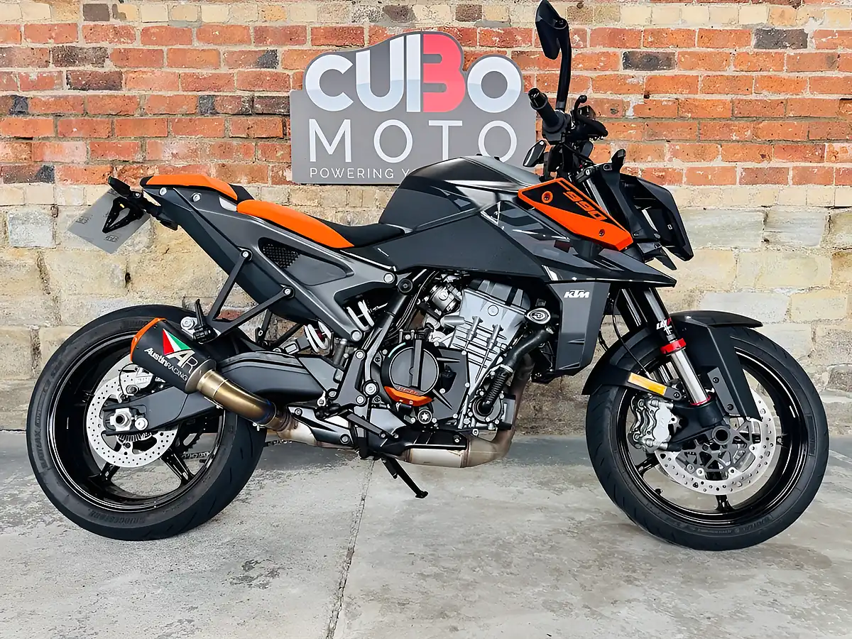 Used 2024 Ktm 990 Duke Black - Interior and Exterior details 2