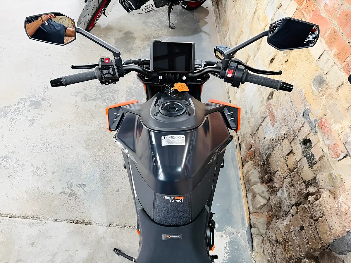 Used 2024 Ktm 990 Duke Black - Interior and Exterior details 20