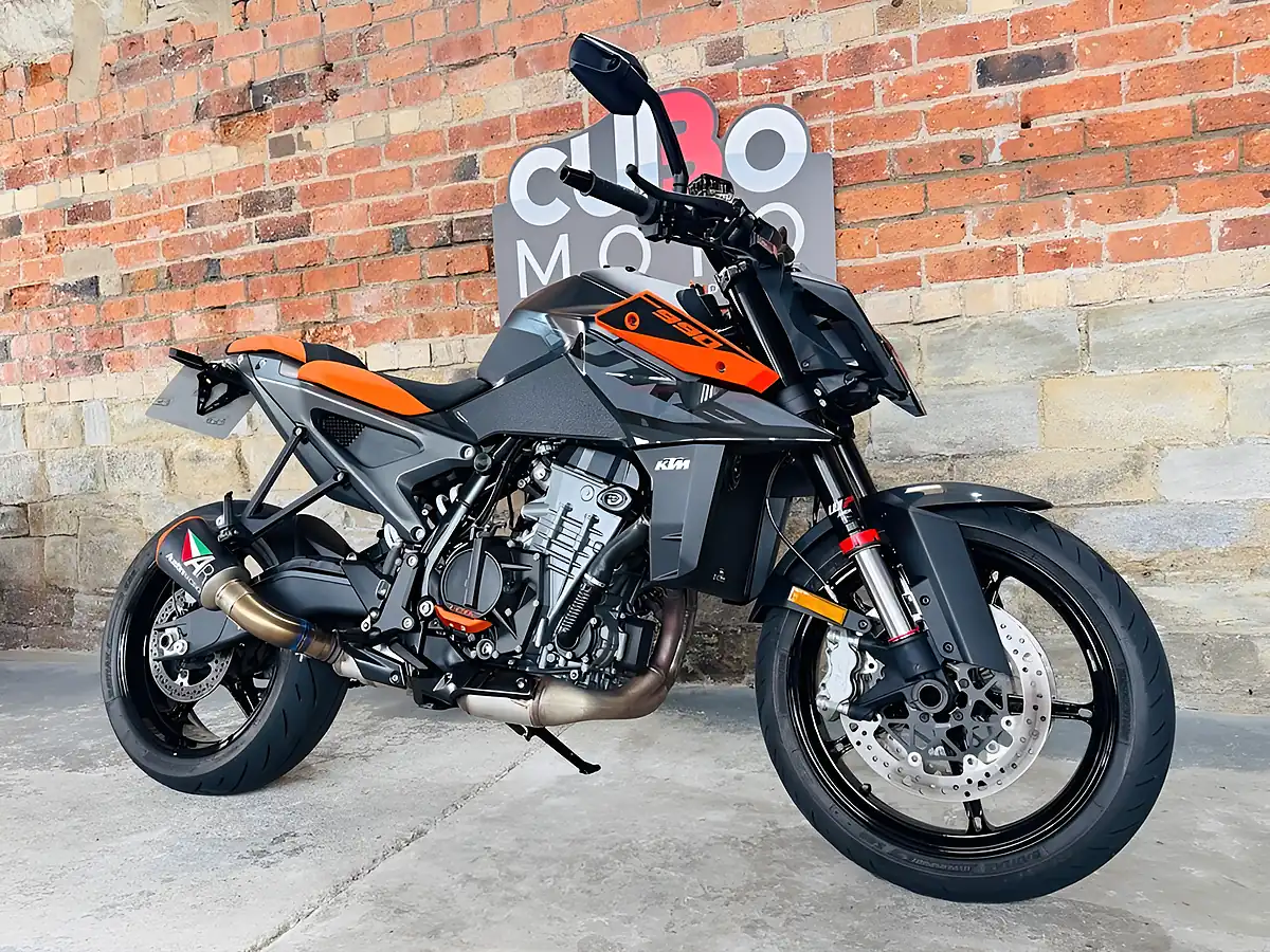 Used 2024 Ktm 990 Duke Black - Interior and Exterior details 3