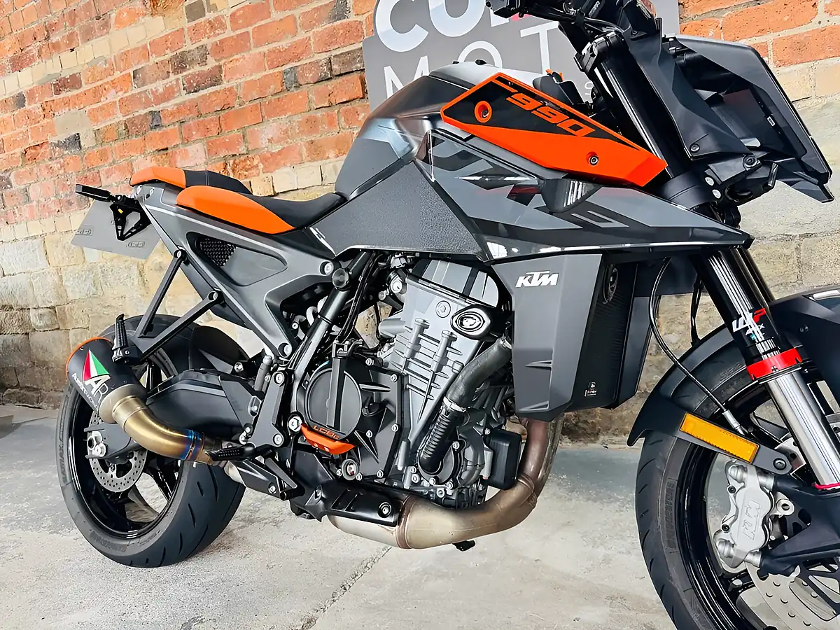 Used 2024 Ktm 990 Duke Black - Interior and Exterior details 6