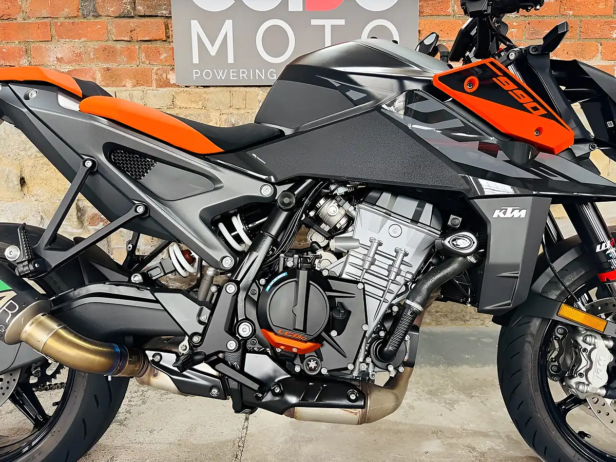 Used 2024 Ktm 990 Duke Black - Interior and Exterior details 7