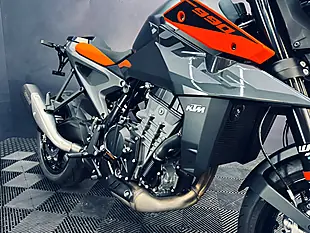 Used 2024 Ktm 990 Duke Black - Interior and Exterior details 10