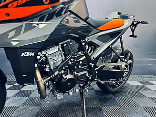 Used 2024 Ktm 990 Duke Black - Interior and Exterior details 11